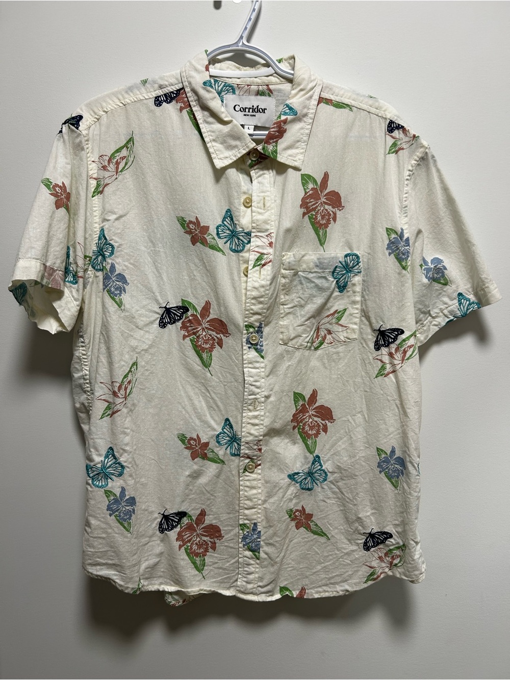 Corridor: Cream Short-Sleeve Floral & Butterfly Button-Down Shirt
